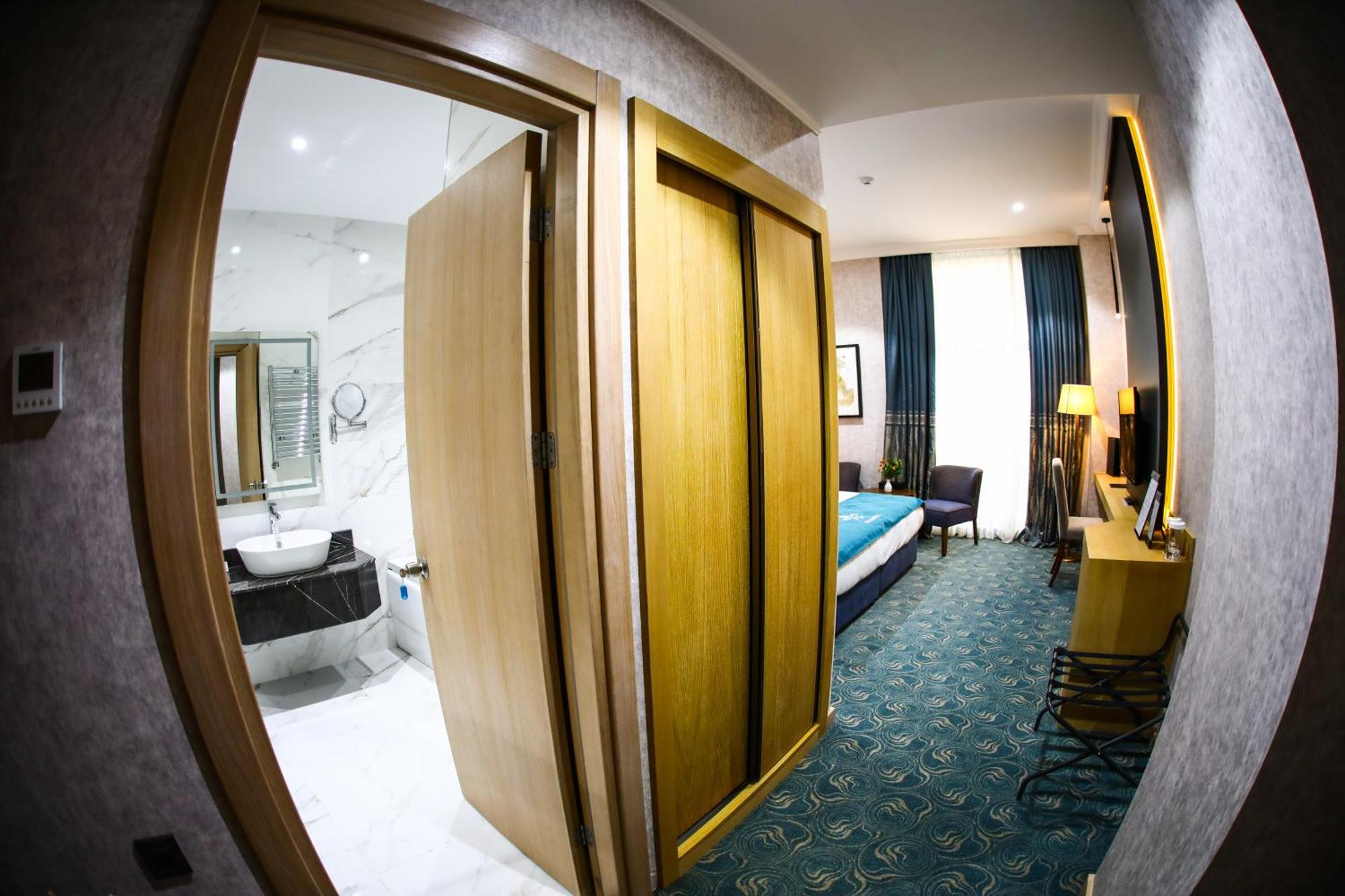 Iris Hotel Baku - Halal Hotel Екстер'єр фото
